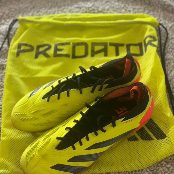Adidas Predator ELITE fold over soccer cleats - Picture 6 of 11